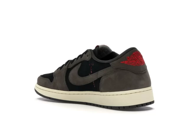 JORDAN 1 RETRO LOW TRAVIS SCOTT 4