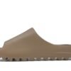 YEEZY SLIDES BROWN 1