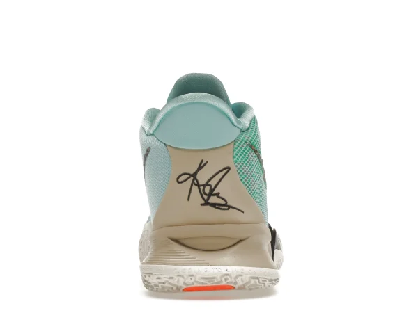 KYRIE 7 COPA 3