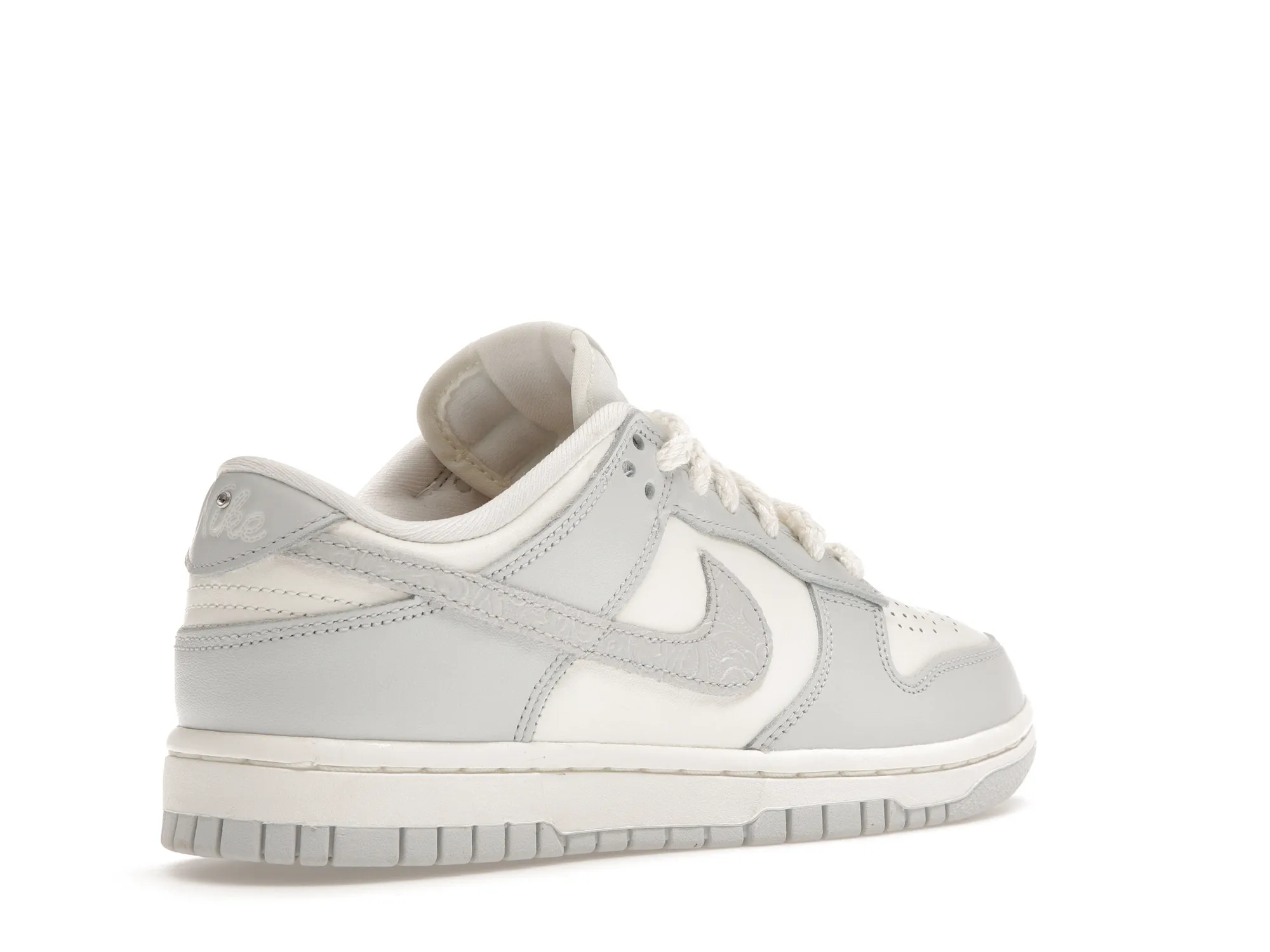DUNK LOW NEEDLEWORK SAIL AURA (2)