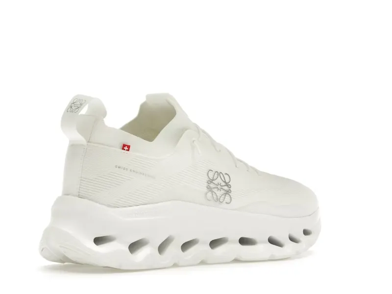 ONCLOUD RUNNING X LOEWE 2 0 FULL WHITE (1)