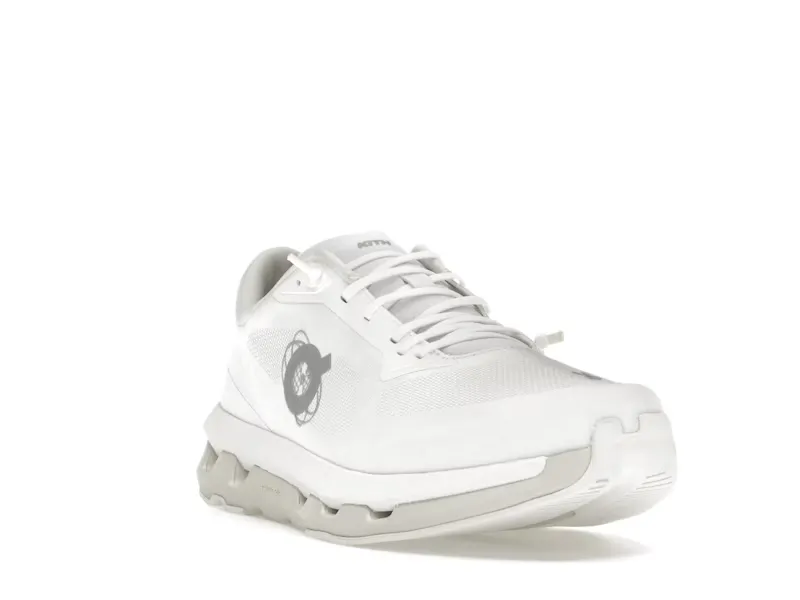 ON RUNNING X KITH ONCLOUD ZONE WHITE ICE (10)