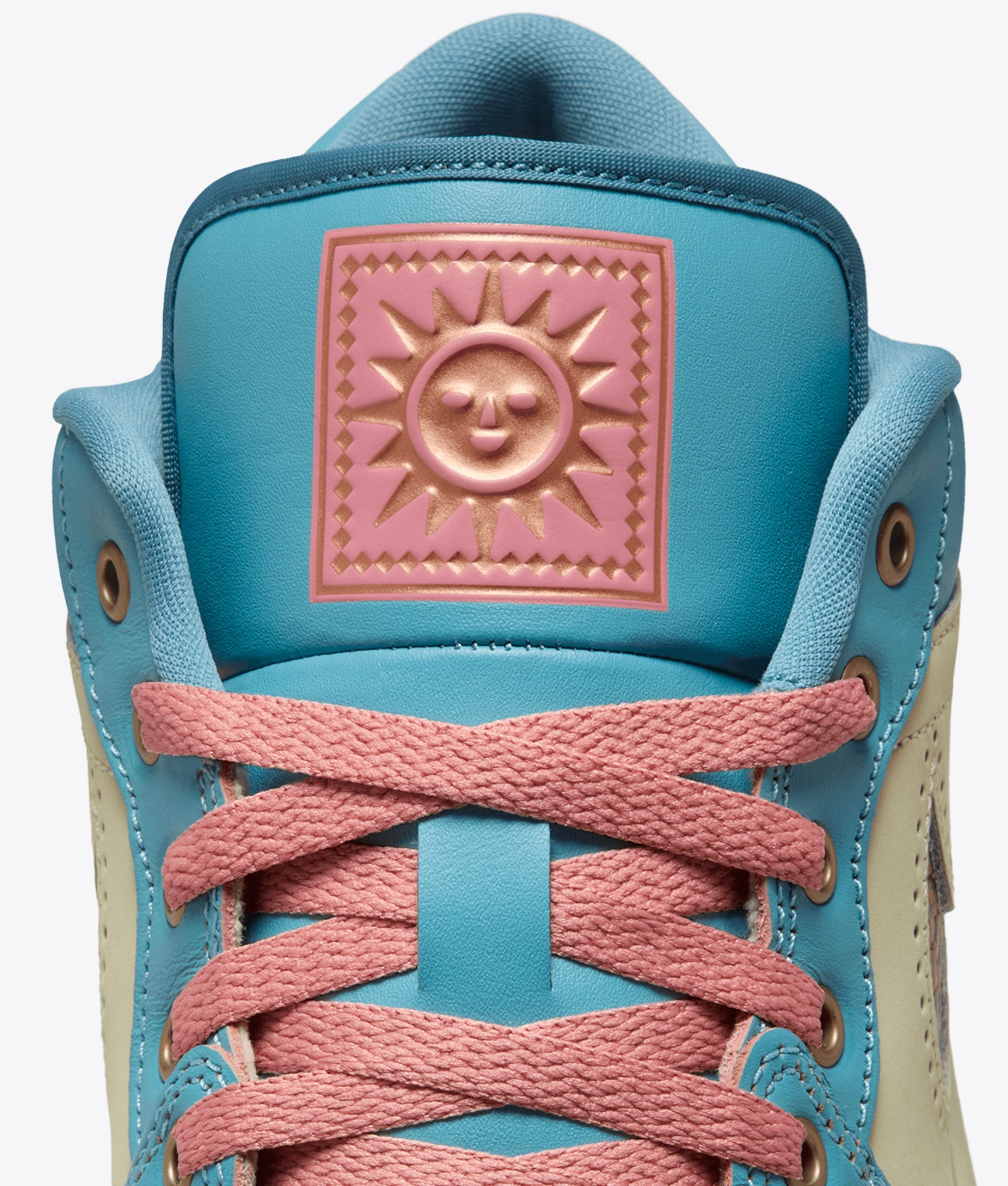jordan-air-jordan-1-low-se-denim-turqsmokey-blue-red-stardust-68edf705b011b